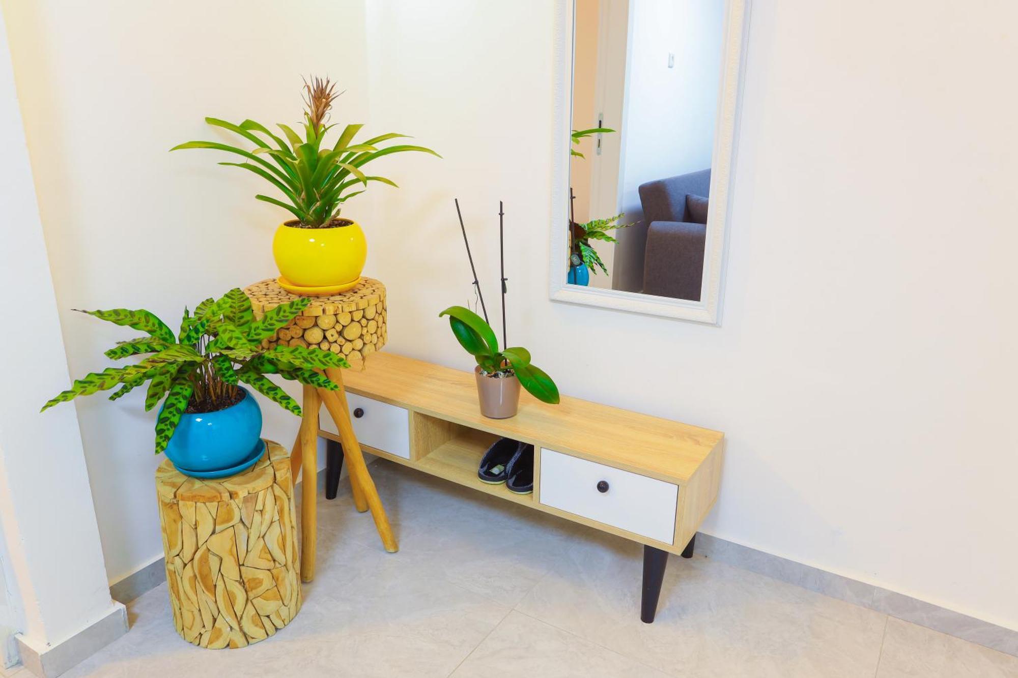 Apartment דירה יפה סגנון מודרני מרחק של 5 דקות נסיעה מהים *