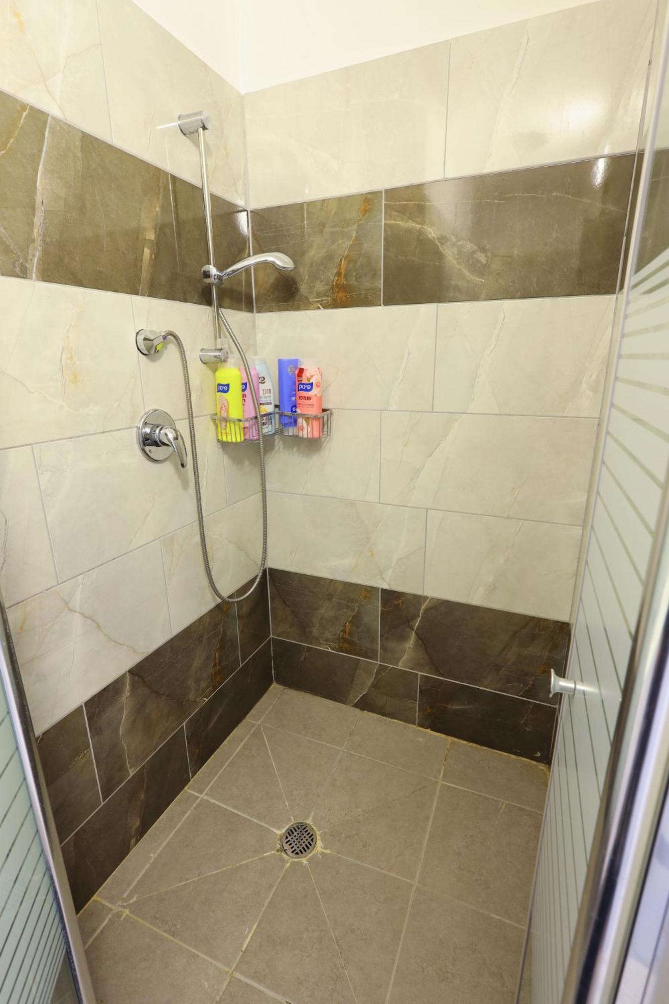 Apartment דירה יפה סגנון מודרני מרחק של 5 דקות נסיעה מהים Ashkelon